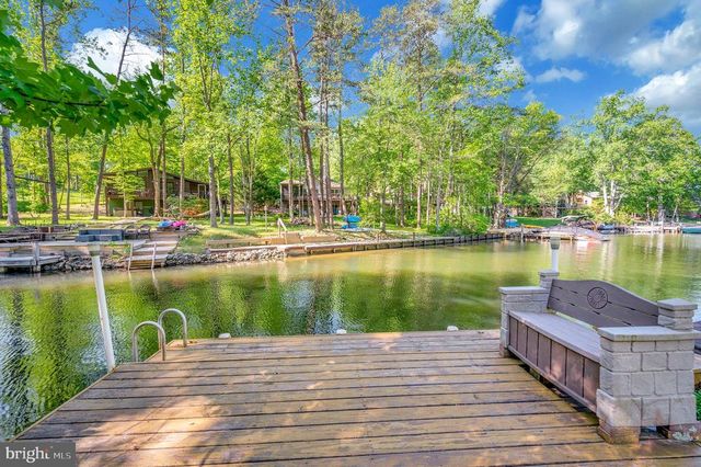 322 BIRCHSIDE CIR, Locust Grove, VA 22508