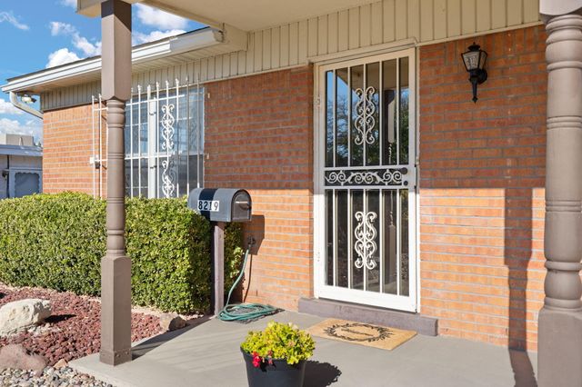 8219 San Francisco Road NE, Albuquerque, NM 87109