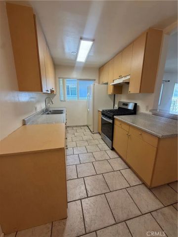 331 Cameron Place 7, Glendale, CA 91207