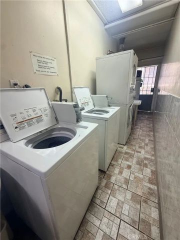 331 Cameron Place 7, Glendale, CA 91207