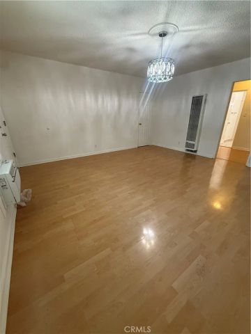 331 Cameron Place 7, Glendale, CA 91207