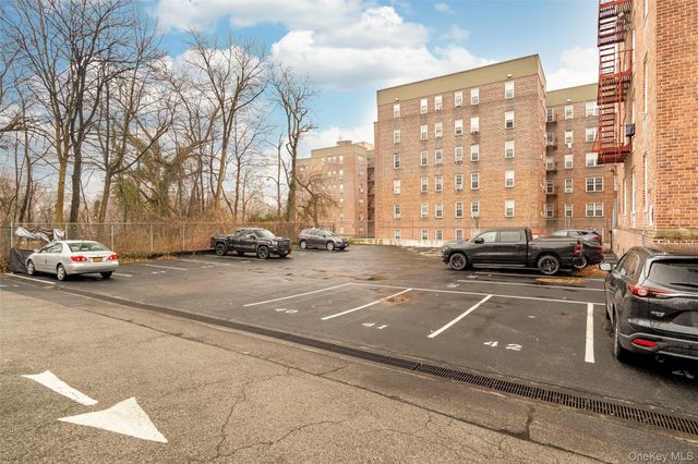 804 Bronx River Road 5A, Bronxville, NY 10708