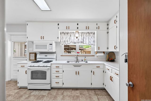 255 THOMPSON PL, San Antonio, TX 78225