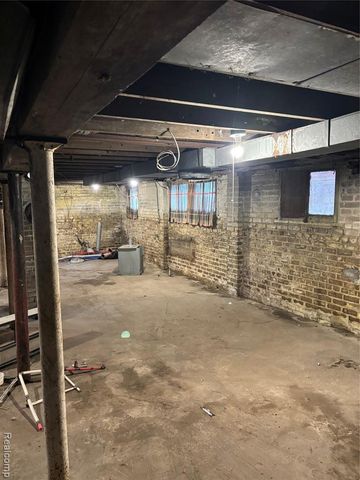 6112 Helen Street, Detroit, MI 48211