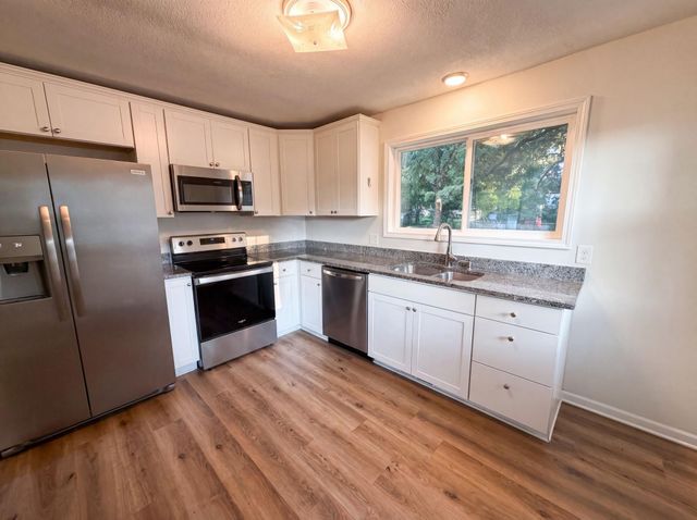 2084 Hillview Road, Mounds View, MN 55112