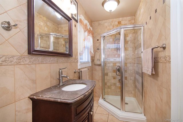 17 Lake Avenue, Yonkers, NY 10703