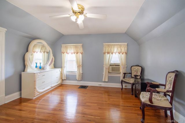17 Lake Avenue, Yonkers, NY 10703