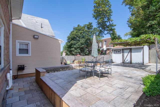 17 Lake Avenue, Yonkers, NY 10703