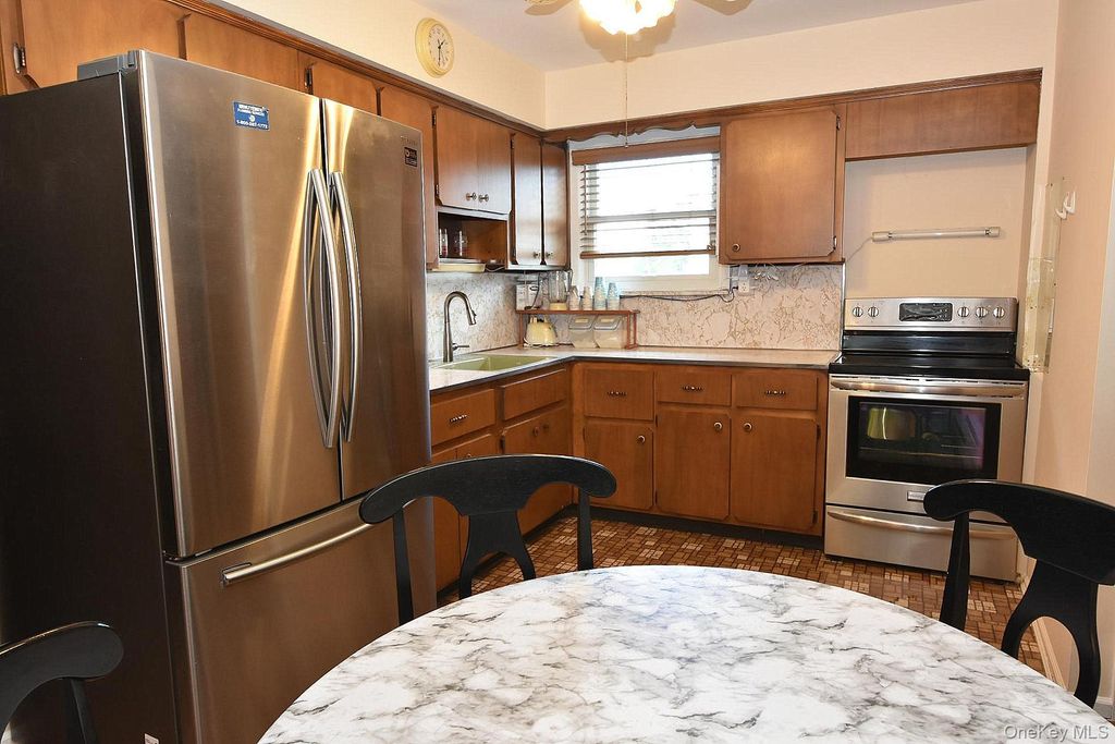 2341 Redmond Road, Bellmore, NY 11710 — photo 4