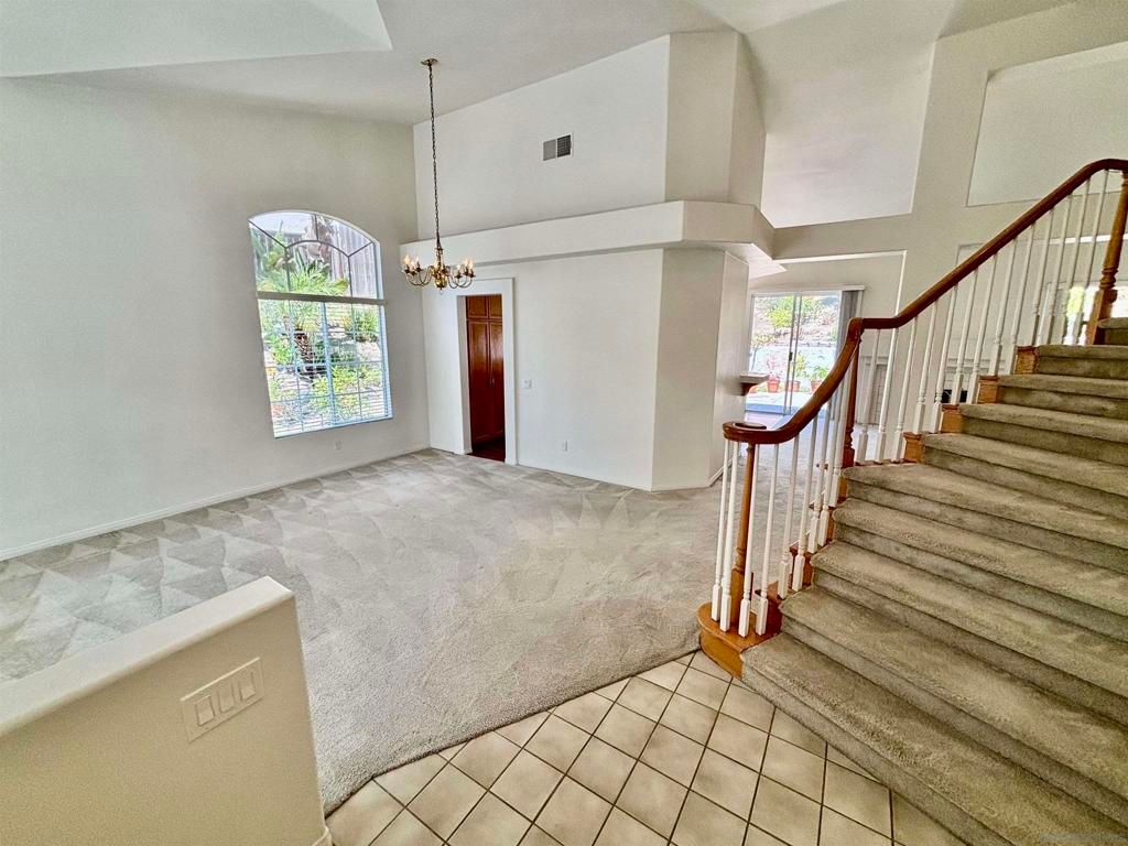 Image 2 of property listing at 653 Cantara Ln, Vista, CA 92081
