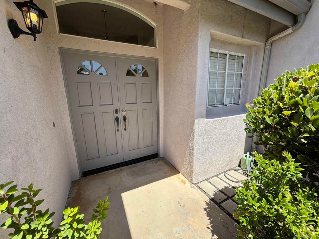 Image 27 of property listing at 653 Cantara Ln, Vista, CA 92081