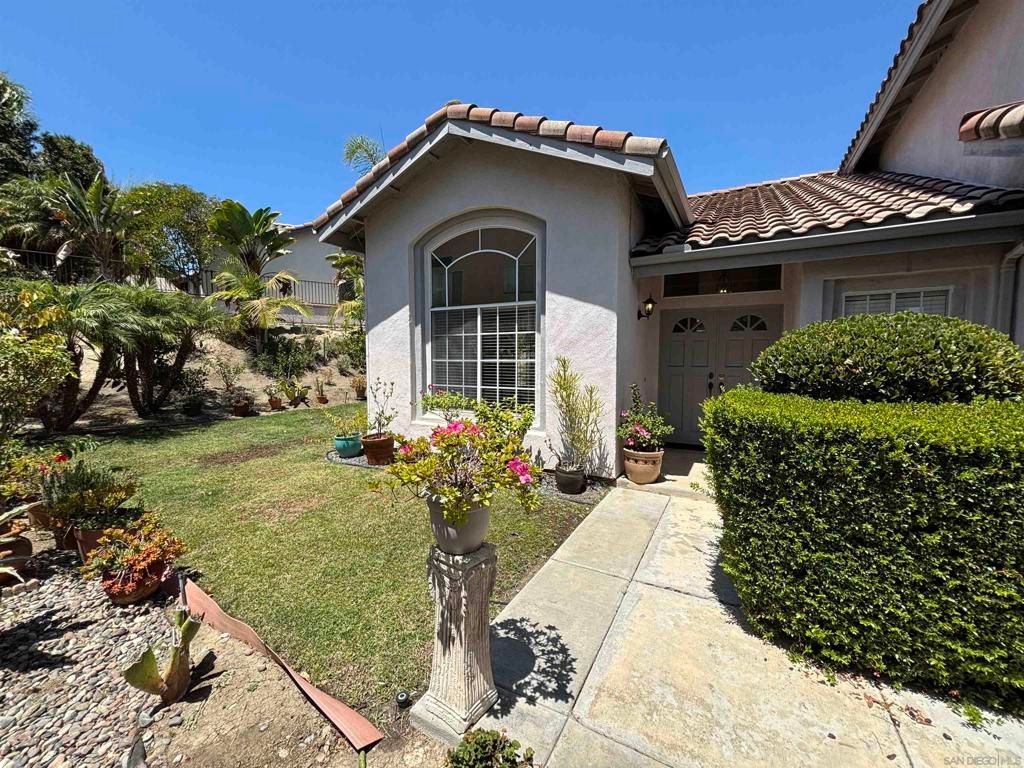 Image 28 of property listing at 653 Cantara Ln, Vista, CA 92081