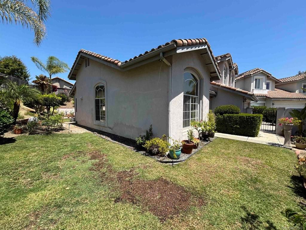 Image 29 of property listing at 653 Cantara Ln, Vista, CA 92081