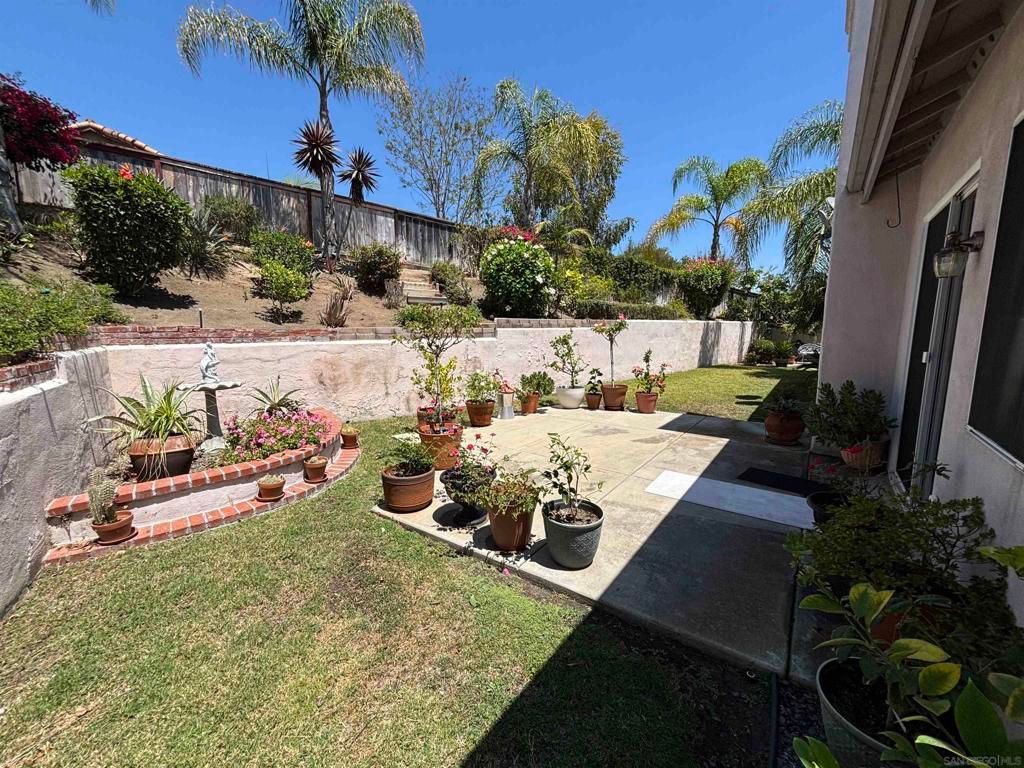 Image 31 of property listing at 653 Cantara Ln, Vista, CA 92081