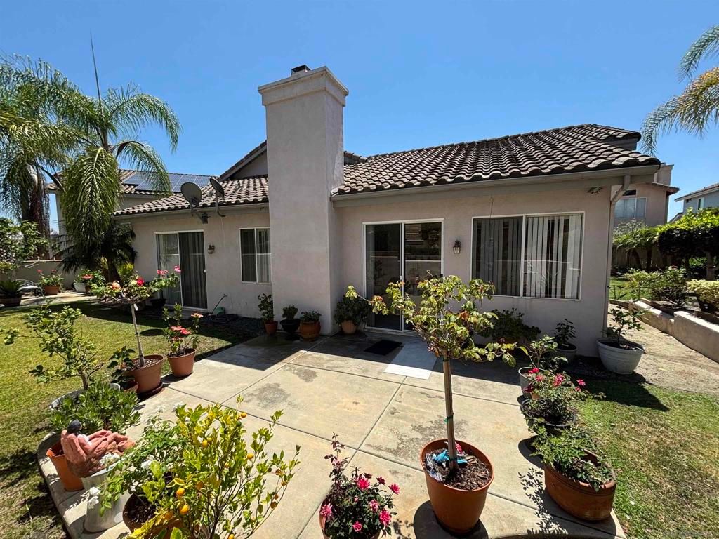 Image 33 of property listing at 653 Cantara Ln, Vista, CA 92081