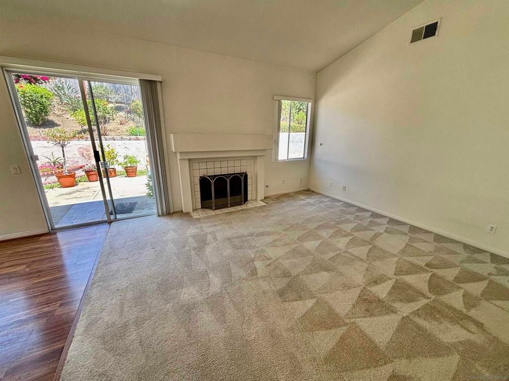 Image 8 of property listing at 653 Cantara Ln, Vista, CA 92081