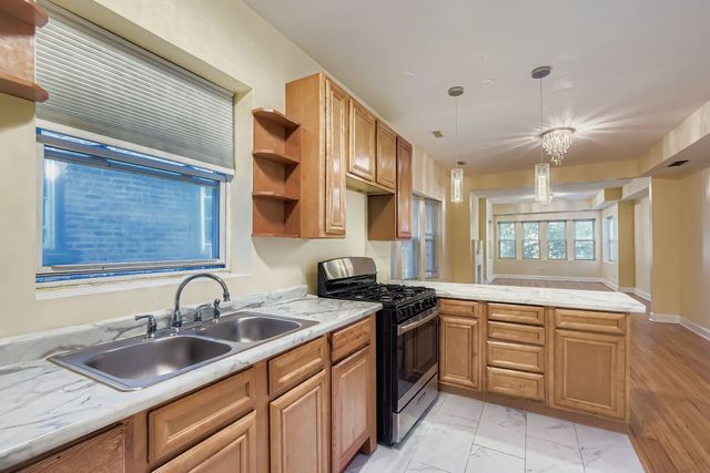 6327 N FRANCISCO Avenue 1, Chicago, IL 60659