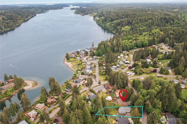 70 E Huckleberry Drive, Grapeview, WA 98546