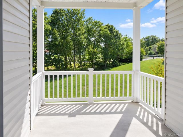 41 Greentree Court, Shirley, NY 11967