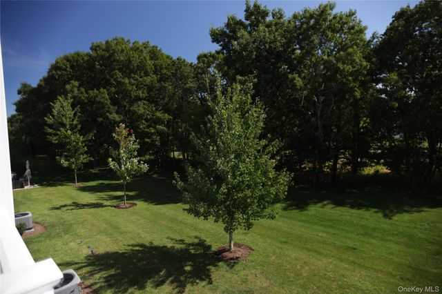41 Greentree Court, Shirley, NY 11967