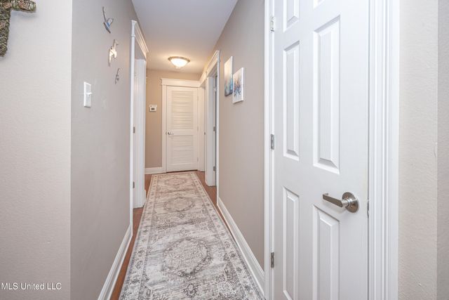 2421 Beachview Drive, F13, Ocean Springs, MS 39564