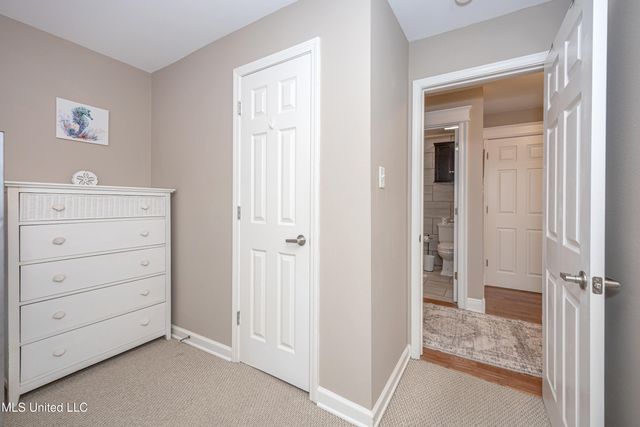 2421 Beachview Drive, F13, Ocean Springs, MS 39564