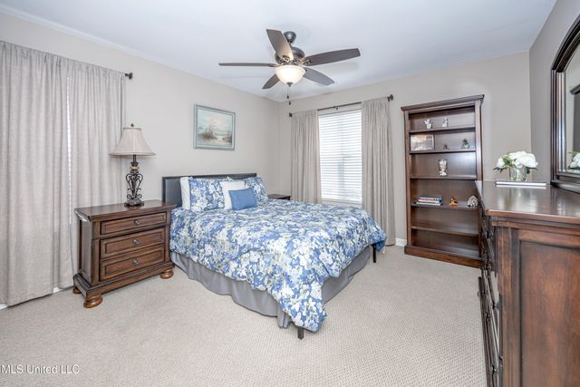2421 Beachview Drive, F13, Ocean Springs, MS 39564