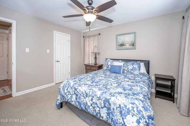 2421 Beachview Drive, F13, Ocean Springs, MS 39564