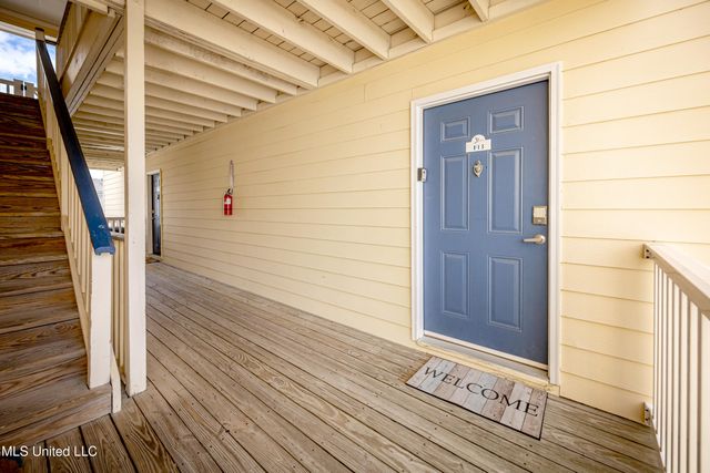 2421 Beachview Drive, F13, Ocean Springs, MS 39564