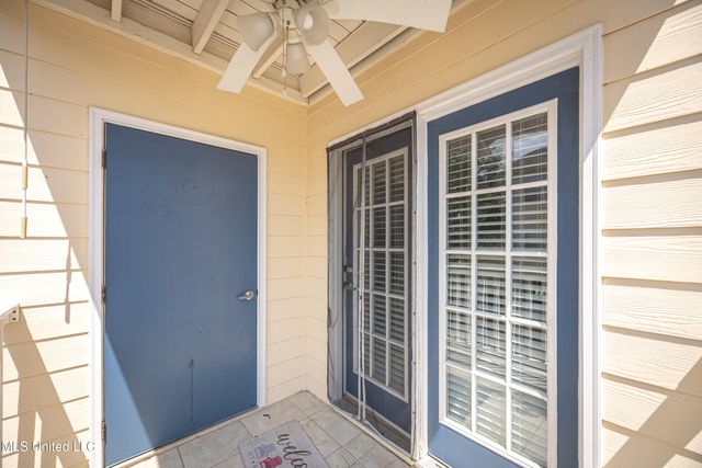 2421 Beachview Drive, F13, Ocean Springs, MS 39564