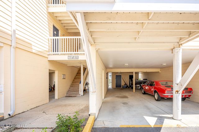 2421 Beachview Drive, F13, Ocean Springs, MS 39564