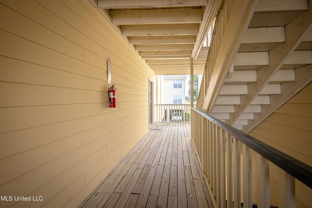 2421 Beachview Drive, F13, Ocean Springs, MS 39564