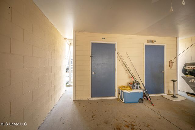 2421 Beachview Drive, F13, Ocean Springs, MS 39564