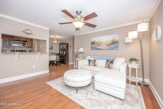 2421 Beachview Drive, F13, Ocean Springs, MS 39564