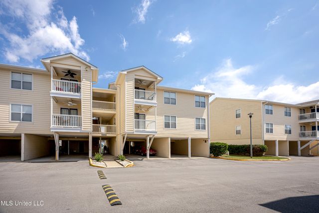 2421 Beachview Drive, F13, Ocean Springs, MS 39564