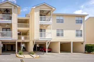 2421 Beachview Drive, F13, Ocean Springs, MS 39564