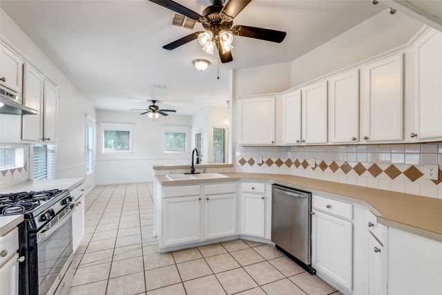 200 Courtney Lane, Mckinney, TX 75071