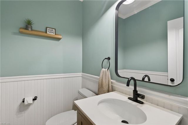 1068 Scenic BLVD, Chesapeake, VA 23322