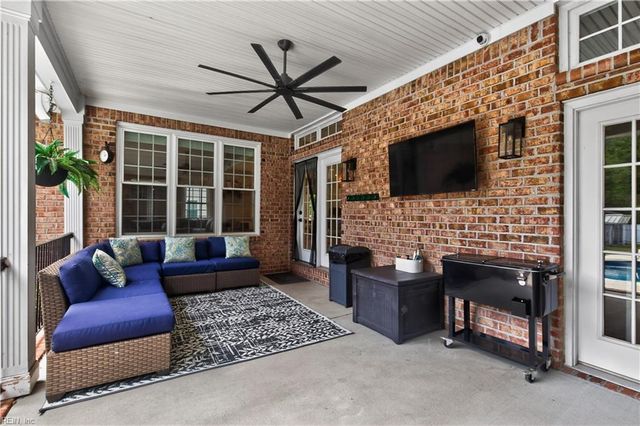 1068 Scenic BLVD, Chesapeake, VA 23322