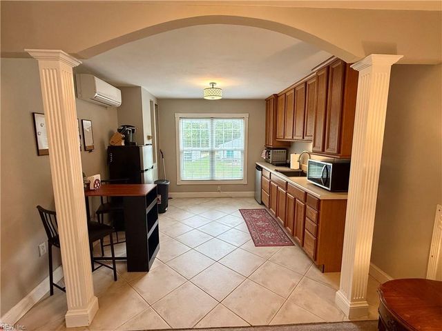 1068 Scenic BLVD, Chesapeake, VA 23322