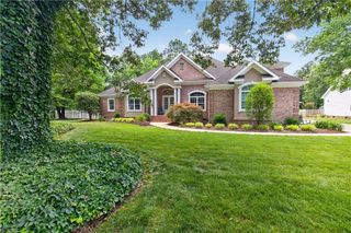 1068 Scenic BLVD, Chesapeake, VA 23322