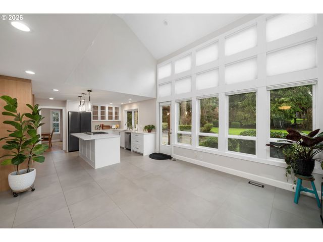 425 WELEBER St, Oregon City, OR 97045