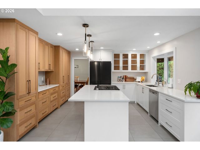 425 WELEBER St, Oregon City, OR 97045