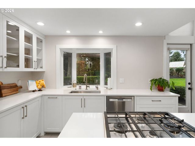 425 WELEBER St, Oregon City, OR 97045