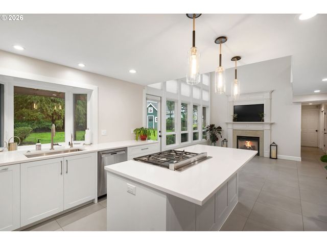 425 WELEBER St, Oregon City, OR 97045