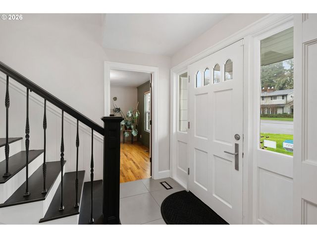 425 WELEBER St, Oregon City, OR 97045