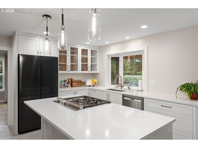 425 WELEBER St, Oregon City, OR 97045