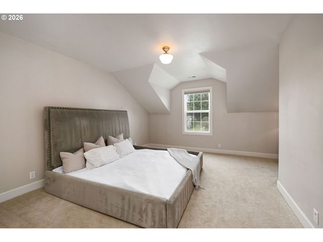 425 WELEBER St, Oregon City, OR 97045