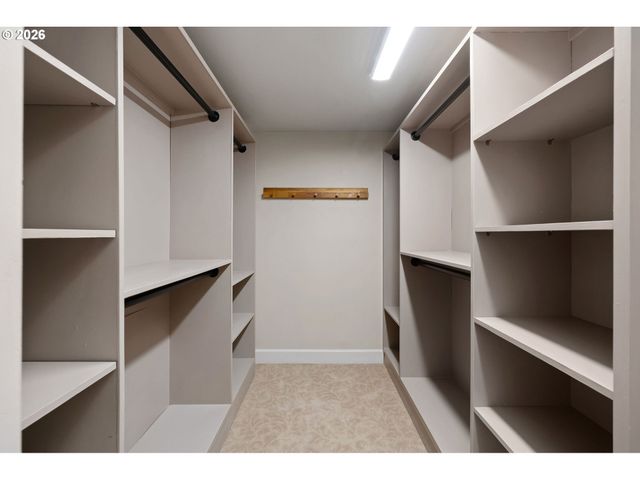 425 WELEBER St, Oregon City, OR 97045