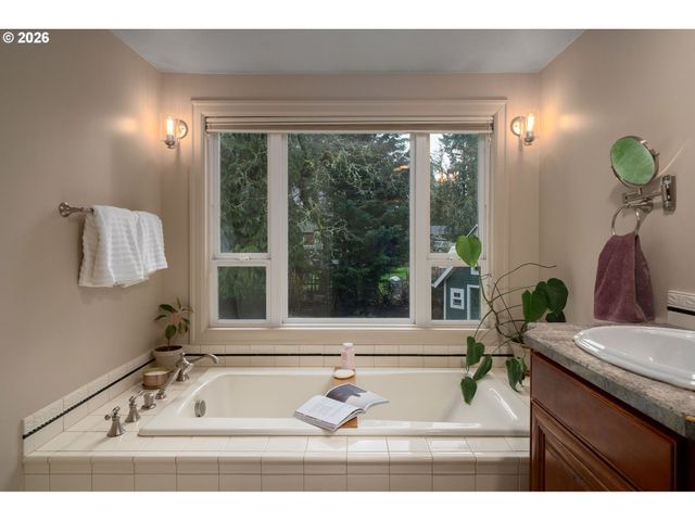 425 WELEBER St, Oregon City, OR 97045